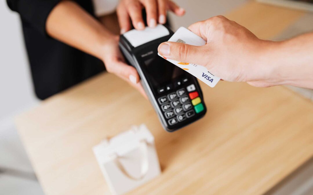 What Should You Know Before Getting a Credit Card? 4 Terms to Understand